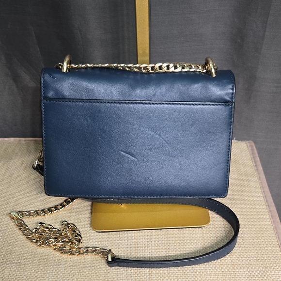 Marc Jacobs Blue Crossbody Bag with Gold Chain - Picture 3 of 16